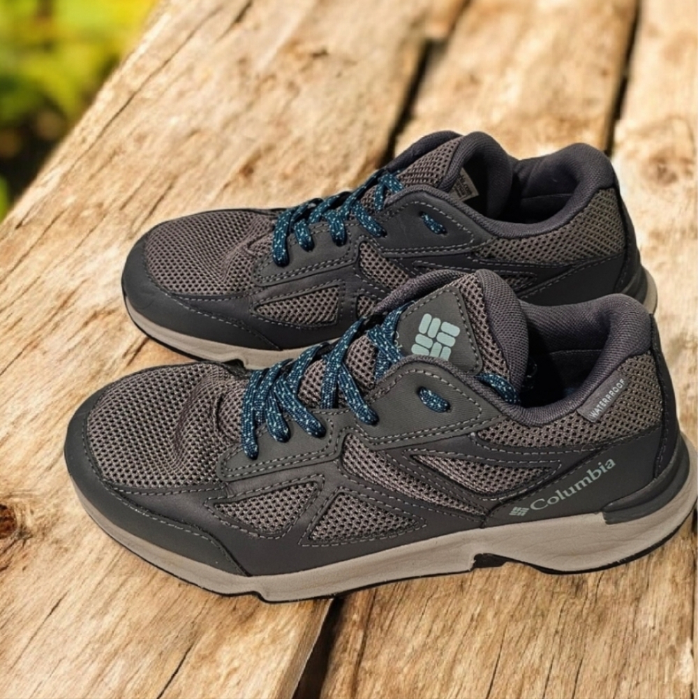 NWOT Columbia Women's Vitesse Fasttrack Grey Waterproof Trail Hiking Shoes-- 7.5